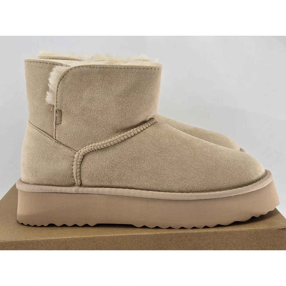 Beach by Matisse Yukon Platform Boots Womens Size 9M Natural Beige Faux Fur -NEW